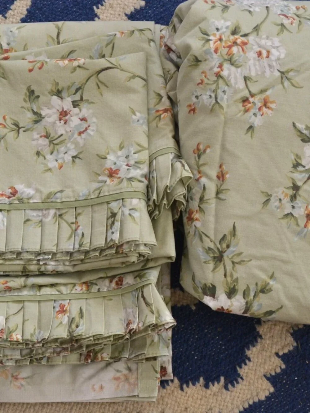4 pc Waverly Garden Room Pleated/Ruffle Carolina Gardens Magnolia Sheet Set